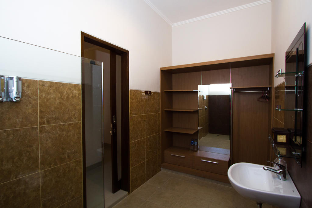Karana Villa Ντενπασάρ Δωμάτιο φωτογραφία